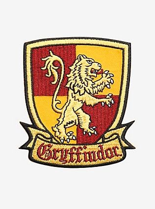 Gryffindor Merch, Harry Potter Crest, Patch Party, Gryffindor Crest, Harry Potter Merchandise, Harry Potter Tumblr, Harry Potter Gryffindor, Celebrity Style Red Carpet, Sewing Embellishments