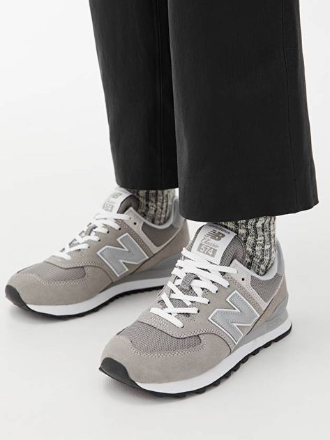 27 Wardrobe Staples for Women in Their 30s | Who What Wear UK New Balance 574 Grey, Nb Shoes, Balanced Beige, Simple Work Outfits, Skate And Destroy, Grey New Balance, New Balance Outfit, All Black Fashion, Beige Outfit