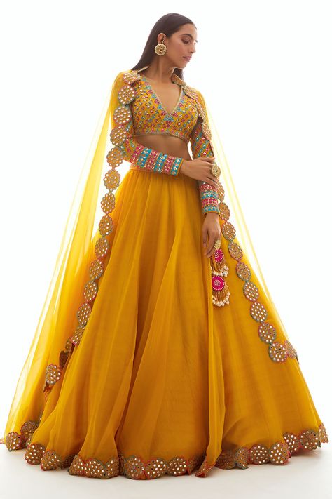 भारतीय दुल्हन संबंधी, Blouse Organza, Vani Vats, Orang India, डिजाइनर कपड़े, Haldi Dress, Haldi Outfits, Suits Punjabi, Lehenga Dupatta