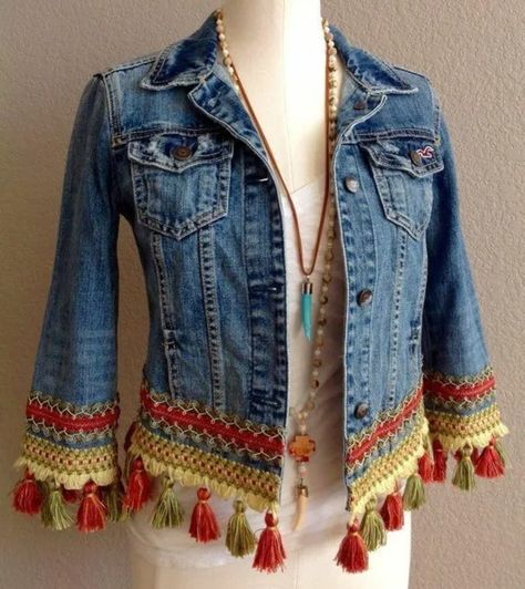 Återvinna Jeans, Sew Ins, Denim Ideas, Denim Crafts, Jean Jacket Women, Denim Diy, Embellished Denim, Upcycled Fashion, Denim And Lace