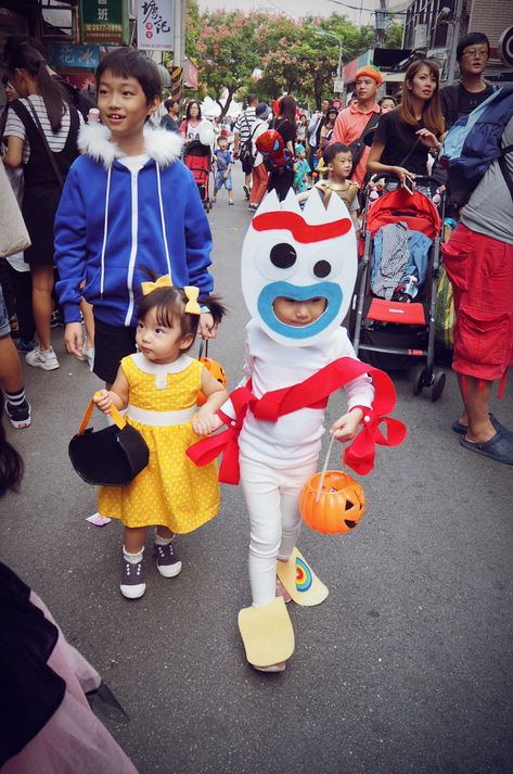 Forky Halloween Costume, Forky Costume Diy Woman, Diy Forky Costume, Forky Costume Diy, Forky Toy Story Costume, Forky Costume, Disfraz Toy Story, Diy Costumes Men, Fall Festival Outfit