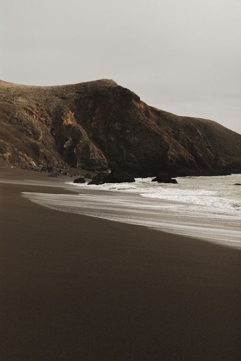 Black Sand Beach, Black Sand, Brown Aesthetic, Nature Aesthetic, Beach Vibe, Beach Sand, Aesthetic Pictures, Beautiful Places, Vision Board