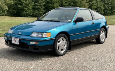 Honda Crx Si, Cars From The 80s, 90s Cars, Crx Si, 1990s Cars, Car Shopping, Honda Crx, Honda (car), Hot Hatch