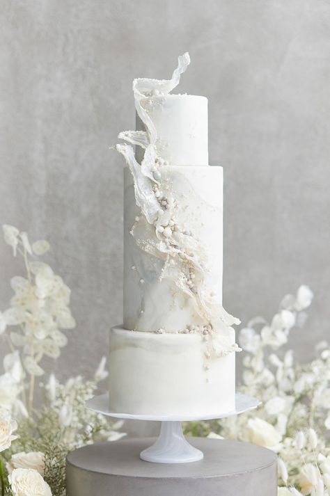 Modern Pearl ~ WedLuxe Media Contemporary Wedding Cake, Glamorous Wedding Cakes, Contemporary Wedding Cakes, 4 Tier Wedding Cake, Wedding Cake Pearls, Pearl Cake, Wafer Paper Cake, Beautiful Cake Designs, Floral Wedding Cake