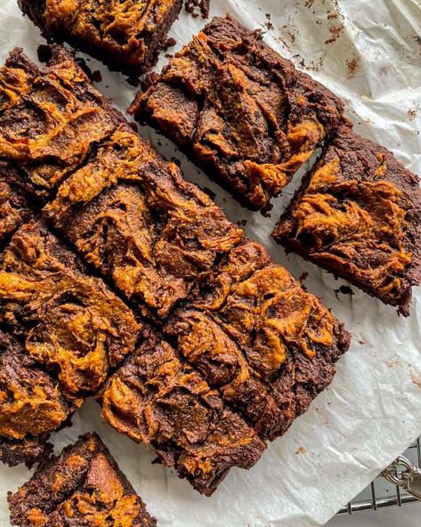 sweet potato brownies Sweet Potato Banana, Food Baddie, Best Sweet Potato, Potato Brownies, Brownies From Scratch, Banana Brownies, Sweet Potato Brownies, Healthy Brownies, Cooking Sweet Potatoes