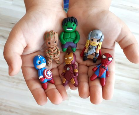 Avengers Clay Art, Polymer Clay Keychains For Men, Air Dry Clay Spiderman, Polymer Clay Spiderman, Polymer Clay Gifts For Men, Clay Avengers, Spiderman Clay Art, Groot Clay, Marvel Clay Ideas