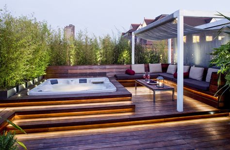 Putting a jacuzzi outdoors and discovering a great view will assist you unwind and develop an inner peace which is the most crucial for you. #jacuzzi #outdoor #outdoorjacuzzi #swimmingspa #spa #backyard #zen #peace #calm #stunning Design Per Patio, Outdoor Deck Lighting, Hot Tub Landscaping, Hot Tub Patio, Hot Tub Designs, Hot Tub Deck, Hot Tub Backyard, Rooftop Terrace Design, Hot Tub Garden