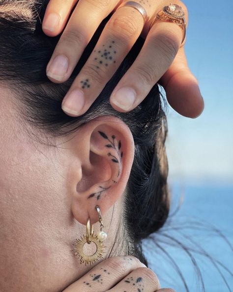 Ear Flower Tattoo, Inner Ear Tattoo, Earthy Tattoos, Lower Leg Tattoos, Discreet Tattoos, Subtle Tattoos, Black Ink Tattoos, Tattoo Designs For Women, Piercing Tattoo