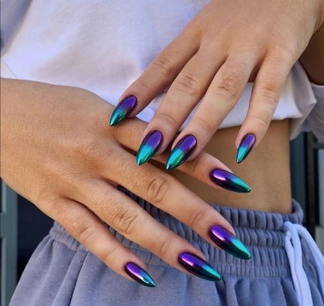 Almond Nails Chrome 21 Ideas: Adding Shimmer and Shine to Your Nail Game Almond Nails Chrome, Best Ombre Nails, Ombre Nails Ideas, Gel Chrome Nails, Black Ombre Nails, Purple Ombre Nails, Blue Ombre Nails, Nails Chrome, Pretty Nail Colors