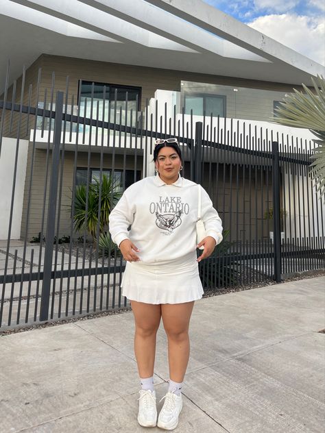 Mis Sized Outfits, Saturday Fits, Curvy Style Outfits, Outfits For Chubby Girls, Chubby Girl Outfits, White Ootd, Peony Aesthetic, Curvy Casual Outfits, Outfit Curvy