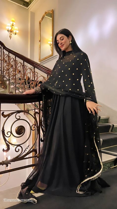 Eastern Dresses, Desi Dress, Long Frock Designs, Desi Wedding Dresses, Fancy Sarees Party Wear, Pakistani Wedding Outfits, Pakistani Fancy Dresses, Desi Fashion Casual, Beautiful Pakistani Dresses