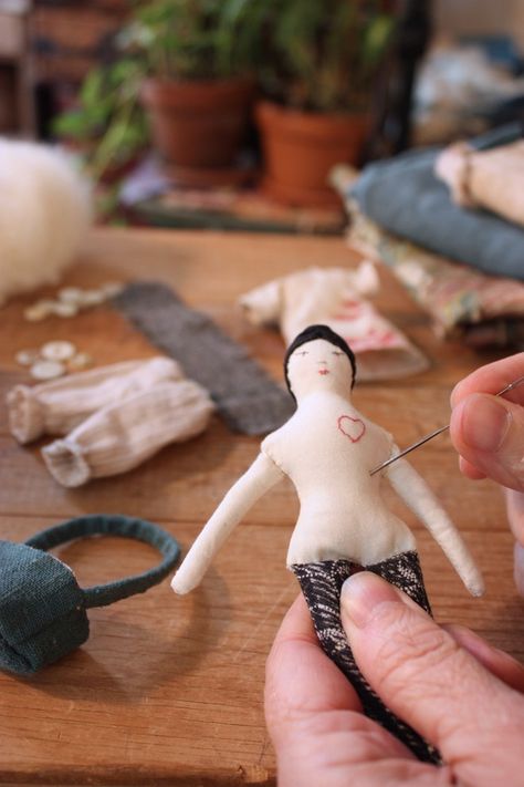 Tiny Rag Doll, Paper Craft Ideas For Kids, Smooth Neck, Ann Wood, Little Pet Shop Toys, Paper Craft Ideas, Craft Ideas For Kids, Fabric Doll, Rag Dolls