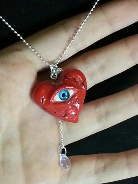 Heart Eye Necklace Clay, Aesthetic Clay Necklace, Clay Pendants Aesthetic, Clay Heart Necklace, Clay Necklace Pendant Aesthetic, Spiritual Clay Art, Diy Clay Pendants, Air Dry Clay Necklace Pendants, Clay Pendant Necklace