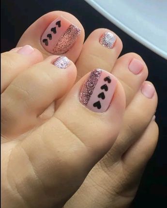 Toes Nails Colors, Toe Nail Designs For Summer, Toe Nails Designs, Nail Colors For Summer, Simple Toe Nails, Feet Nail Design, Quick Nail Art, Pedicure Nail Designs, Gel Toe Nails