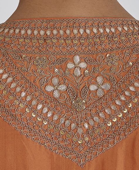 Rajasthan Lehenga, Maroori Work, Dori Work Embroidery Design, Marodi Work, Floral Machine Embroidery Designs, Bead Embroidery Patterns, Hand Work Embroidery, Embroidery Neck Designs, Embroidered Blouse Designs