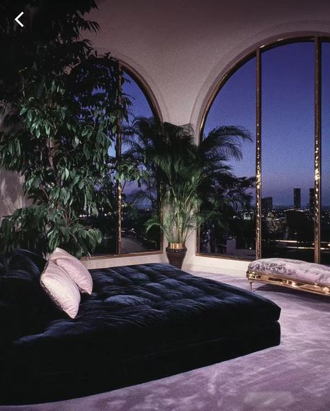 Miami Vice House, Miami Vice Bedroom Ideas, 70s Miami Interior, 1980s Hollywood Aesthetic, Miami Vice Bedroom, 80s Miami Bedroom, 80s Interior Design Living Rooms, 80s Luxury Aesthetic, 80s Luxury Interior