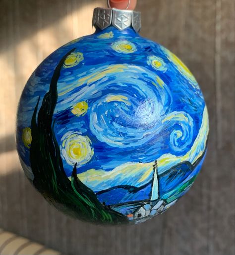 Custom Ornaments Diy, Van Gogh Christmas, Painted Christmas Balls, Fancy Christmas Ornaments, Nutcracker Christmas Decorations, Ceramic Christmas Decorations, Innsbruck Austria, Painted Ornaments, Hand Painted Ornaments