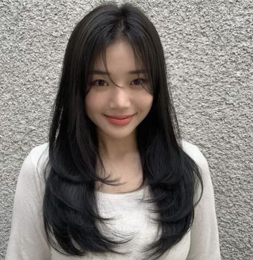 Long Layered Hair Korean Style, Korean Layered Hair Straight, Layers For Medium Length Hair Asian, Asian Mid Length Hair With Layers, Long Layers Asian Hair, Asian Layered Hair Medium, Layered Hair Asian, Bangs Asian Hair, Asian Haircut Medium Layered