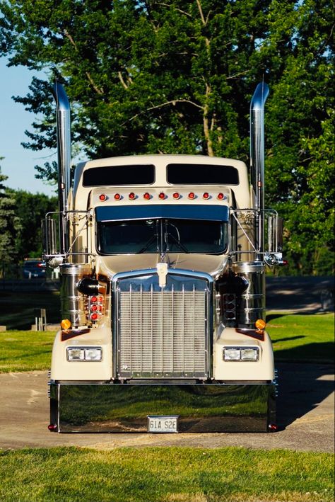 Kenworth W900 Custom Paint, Trucks For Sell, Kenworth W900, Custom Big Rigs, Truck Paint, Kenworth Trucks, Peterbilt Trucks, Big Rig Trucks, Semi Truck