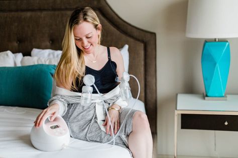 Mom sitting on her bed in her robe using her breast pump and hands-free pumping bra. Pumping Bag, Pumping Tips, Pumping Bra, Pumping Schedule, Pumping Breastmilk, Pumping At Work, Work Pumps, Milk Flow, Hands Free Pumping