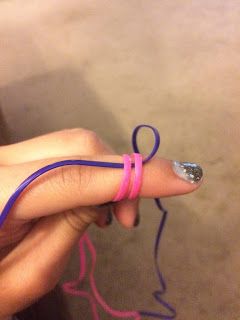 Beauty and Craft Ideas: How to Make a Box Stitch Lanyard Plastic Cord Keychain, Rexlace Keychain Diy, Plastic Lanyard Patterns, Plastic Lace Crafts Tutorials Easy, Boondoggle Instructions, How To Make A Lanyard, Box Stitch Lanyard, Lanyard Keychain Diy, How To Make Lanyards