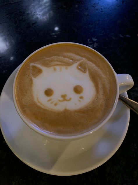 Cafe Barista Aesthetic, Easy Latte Art, Capuchino Aesthetic, Cat Cappuccino, Latte Art Aesthetic, Barista Aesthetic, Arte Del Cappuccino, Cappuccino Art, Coffee Latte Art