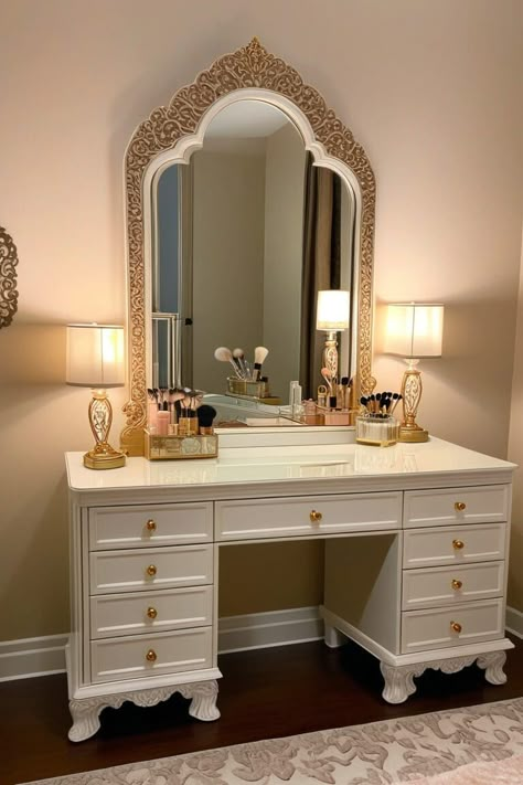 Make Up Tables Ideas Bedroom, Dressing Table In Bedroom Ideas, Make Up Dresser Ideas Vanities, Vanity Dresser Ideas Bedroom, Large Vanity Ideas Bedroom, Vanity Dresser Combo, Elegant Vanity Ideas Bedroom, Beauty Vanity In Bedroom, Vintage Makeup Vanity Ideas