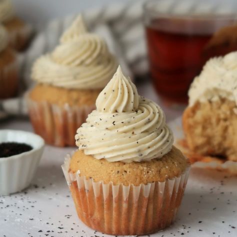 Fluffy Earl Grey Cupcakes Earl Grey Cream Puffs, Earl Grey Tea Cupcakes, Earl Grey Cupcakes Recipe, Earl Gray Cupcakes, Earl Grey Muffins, Earl Grey Cupcakes, Boozy Cupcakes Recipes, Earl Grey Cake, Infused Cupcakes