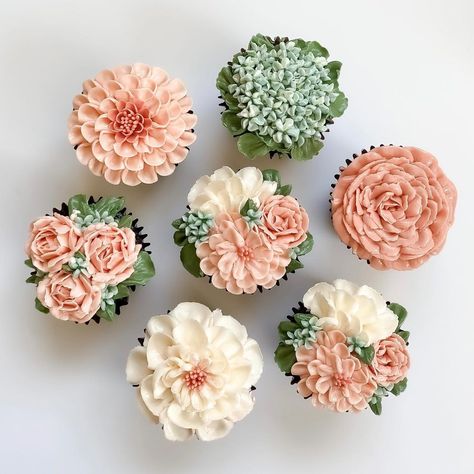 Sugar & Frost | Wendy on Instagram: “Spring inspired cupcake florals will forever be a favorite of mine! Anyone else getting excited for garden & flower planting outside? I…” Flower Planting, Sugar Frosting, Garden Flower, Spring Inspiration, Get Excited, Planting, Flower Garden, Cupcake, The Outsiders