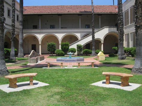 The Senior Patio, Torrance High School by Jodi Summers, via Flickr High School Courtyard, Dynasty House, Zombie Punch, School Courtyard, Beverly Hills High School, California High School, Jason Priestley, Beverly Hill, School Building Design