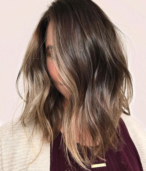 Balayage Vs Highlights, Partial Highlights, Blonde Streaks, Beautiful Brunette, Hair Balayage, Short Hair Balayage, Winter Hair, Hair Color Balayage, Balayage Highlights