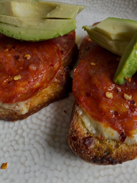 #lunchideas #lunchrecipe #recipe #avocado #breakfast Midday Snack, Avocado Breakfast, Snack Ideas, Lunch Recipes, Avocado, Snacks