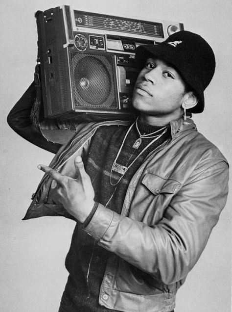 LL Cool J and the BIG Boom Box on the shoulder Rhythm And Poetry, Cultura Hip Hop, Mode Hip Hop, Montreux Jazz Festival, Joe Budden, Photo Star, Old School Music, Ll Cool J, Real Hip Hop