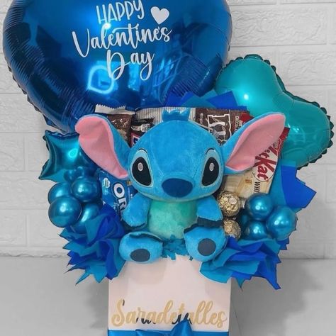 #refencias #modelos #YessArt's_ Kids Valentine Baskets, Valentine Baskets, Luxury Birthday, Balloon Gift, Hello Kitty Iphone Wallpaper, February 8, Diy Valentines Gifts, Balloon Bouquet, Valentines For Kids