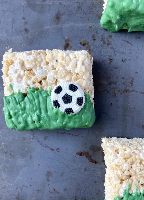 Soccer Theme Food, Soccer Party Snacks, Soccer Party Treats, Soccer Rice Krispie Treats, Soccer Theme Party Food, Soccer Party Desserts, Soccer Brownies, Soccer Rice Crispy Treats, Soccer Themed Food