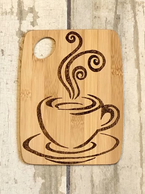 Wood Burning Stencils Free, Pirogravura Ideas, Coffee Pyrography, Cat Wood Burning Ideas, Wood Burning Designs Coasters, Wood Burning Ideas Butterfly, Cat Pyrography Wood Burning, Wood Etching, Beginner Wood Burning