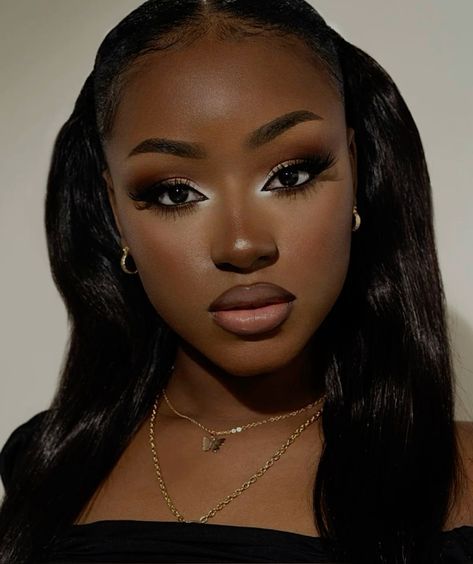 Light Dark Makeup Looks, Black Beauty Makeup, Siren Eyeshadow Looks, Flawless Makeup Black Women, Makeup With Only Eyeshadow, Sam Fine Makeup, Brown And White Makeup Looks, Makeup With White Waterline, Dark Complexion Makeup