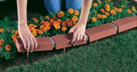 100 Garden Edging Ideas That Will Inspire You to Spruce Up Your Yard - Page 4 of 4 Flower Bed Edging, Brick Edging, Edging Ideas, Landscape Edging, Lawn Edging, Garden Edging, Unique Gardens, Landscaping With Rocks, Flower Bed