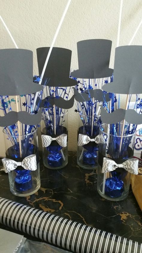 Cadre Photo Booth, 50th Birthday Centerpieces, Mr Onederful Birthday, Birthday Table Decorations, Birthday Party Centerpieces, Mens Birthday Party, Birthday Centerpieces, Birthday Table, Father's Day Diy