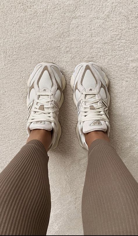 Pretty Sneakers, New Balance 9060, Trendy Shoes Sneakers, Pretty Shoes Sneakers, Beige Stone, Shoes Outfit Fashion, Chunky Trainers, Cute Sneakers, Hype Shoes