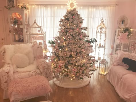 Soft Girl Christmas, Girlie Christmas, Pink Christmas Bedroom, Girly Winter, Pink Wonderland, Winter Angel, Coquette Winter, Shabby Chic Interior Design, Sugarplum Fairy