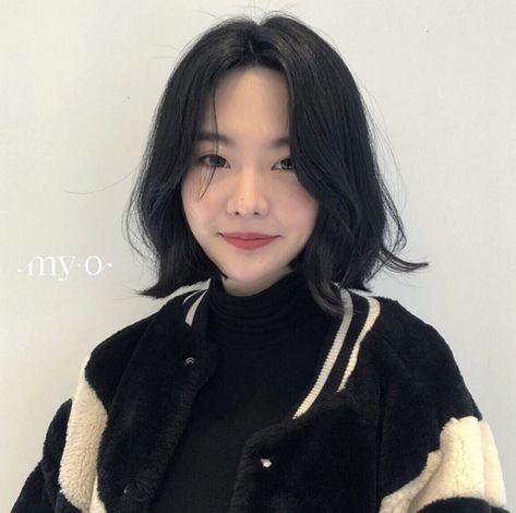 Short Hairstyles Without Bangs, Short Haircuts Without Bangs, Short Hair Without Bangs, Hair Staly, Short Hair For Chubby Faces, Hair Without Bangs, Korean Short Hair, Asian Haircut, Hair Style Korea