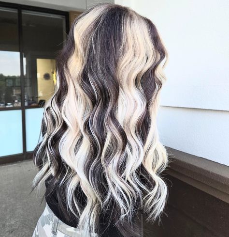 Balayage Hair Brunette With Blonde, Long Blonde Curly Hair, Chunky Blonde Highlights, Brown Hair Dye, Brunette Balayage Hair, Blonde Hair Inspiration, Hairdos For Short Hair, Pinterest Hair, Winter Hair Color