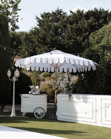 Snapped in a splendid situ: our new white Scallop umbrellas for Anna & Paul 🏹🤍 Event Planner @lovelovemiaxx Bride Anna Groom… | Instagram Garden Party Umbrellas, Umbrella Flower Decoration, Garden Soiree Wedding, Sun Umbrella Wedding, Umbrella Wedding Ceremony, Bar With Umbrella, Umbrella Party Decor, Garden Cocktail Party, Wedding Bar Cart