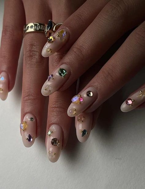 7 Fall Nail Trends for 2024 Everyone Will Be Showing Off! Nails Set Ideas, Elegant Fall Nails, Fall Nails Ideas, Disco Nails, Neutral Nail Art, Fall Leaves Nail Art, Bday Nails, Gold Nail Polish, Organic Nails