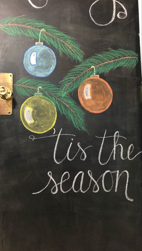 Christmas Blackboard Art, Christmas Chalk Art Easy, Christmas Chalk Marker Art, Christmas Chalk Bored Ideas, Christmas Black Board Ideas, Holiday Chalkboard Art Christmas, Blackboard Christmas Decor, Chalk Board Christmas, Holiday Chalk Art