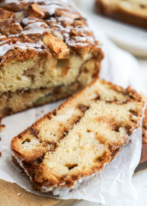 This cinnamon swirl apple bread is an easy and quick treat to whip up. It's super moist, filled with pockets of apples and swirls of cinnamon and sugar. Then it's topped with a simple glaze that reminds you of apple fritters (but a healthier version). Apple Cinnamon Loaf, Cinnamon Loaf, Apple Fritter Bread, Swirl Bread, Quick Treats, Easy Treat, Swirled Bread, Apple Bread, Apple Cake Recipes