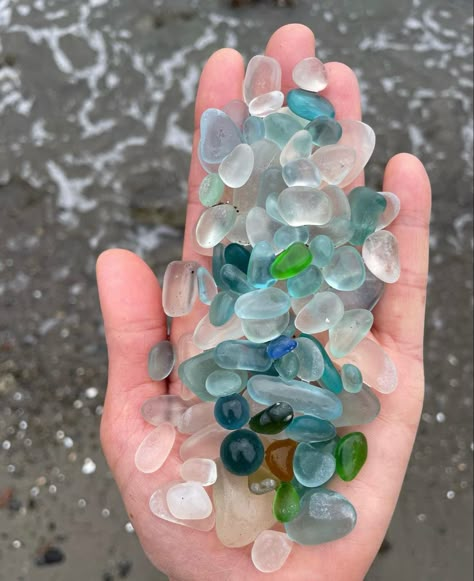 Beachcomber Aesthetic, Seaglass Aesthetic, Sea Glass Aesthetic, Cool Rocks, Izu, Summer 24, Rocks And Crystals, Summer 2024, Sea Glass