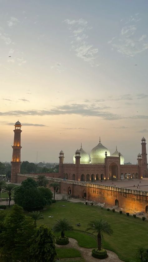 #travel, #adventure, #wanderlust, #travel inspiration Travel Aesthetic Pakistan, Pakistan Night Aesthetic, Lahore Pakistan Photography, Lahore Snaps, Lahore Aesthetic, Pakistan View, Aesthetic Pakistan, Badshahi Masjid, Faya Kun