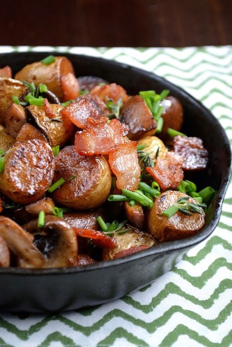 Potato Board, Caramelized Onions And Mushrooms, Bacon Mushroom, Lentil Nutrition Facts, Caramelized Onions Recipe, Types Of Potatoes, Bacon Potato, Bruschetta Ingredients, Bacon Recipe